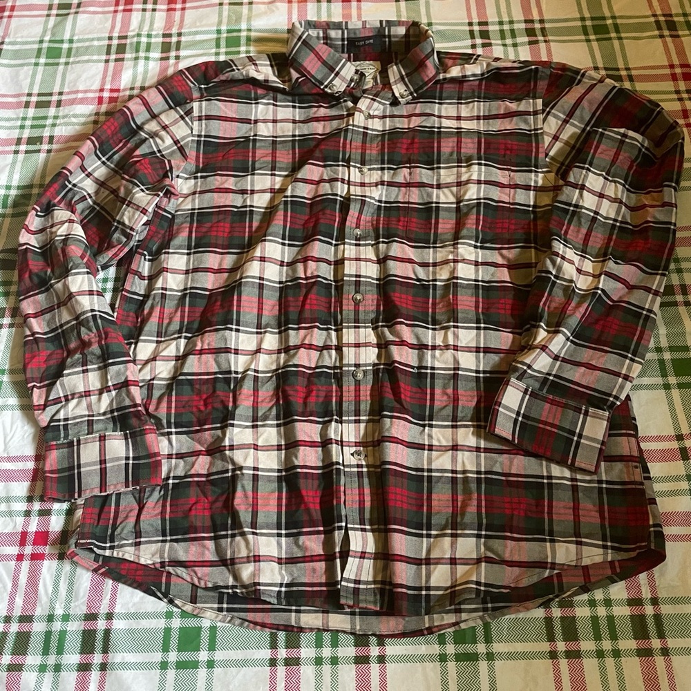 St. John's Bay Mens Button Up Long Sleeve Sz Large Plaid Red